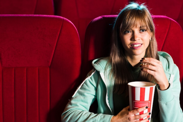 Chica en el cine