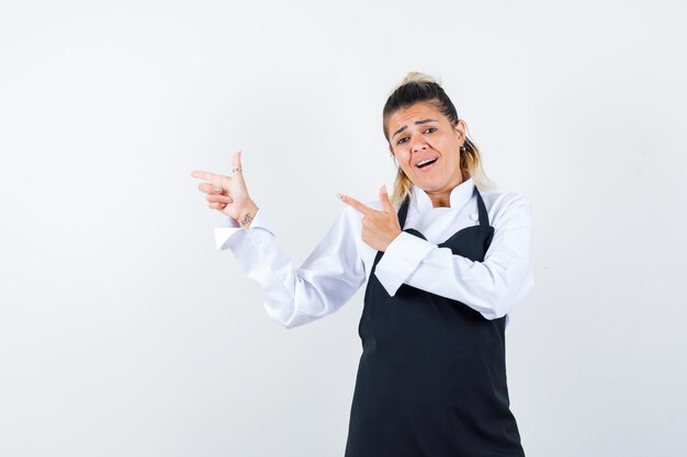 Chica joven expresiva posando en el estudio