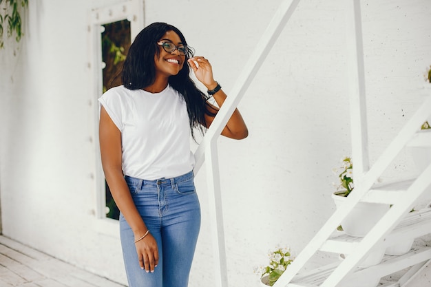 Chica negra con estilo