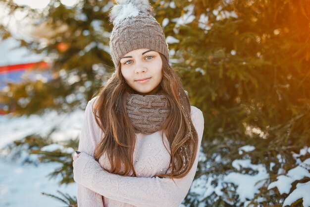 chica en un parque