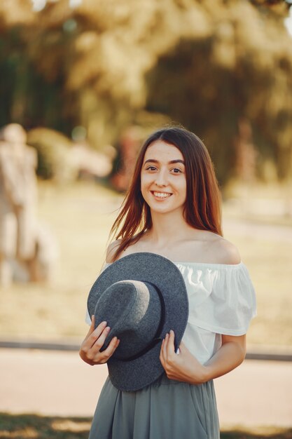 Chica en un parque