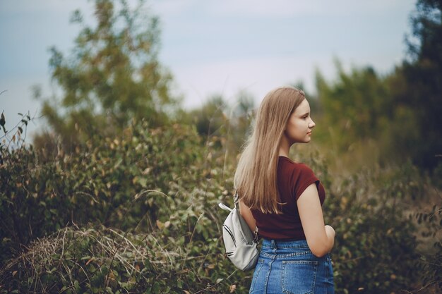 chica en el parque