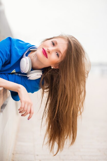 Chica con el pelo largo