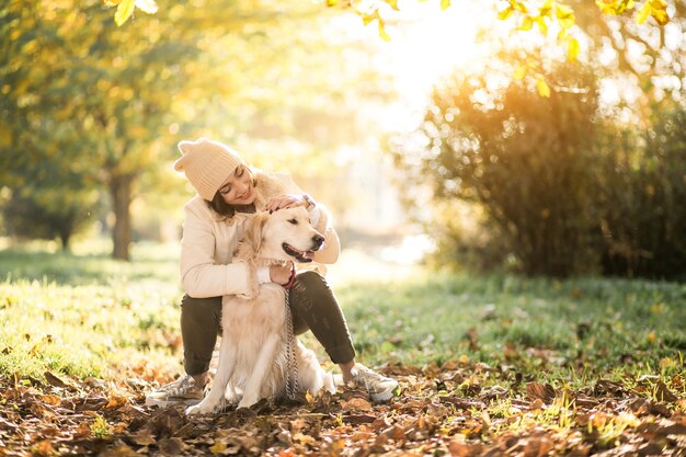 Chica con perro