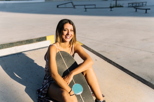 Chica skater simpática