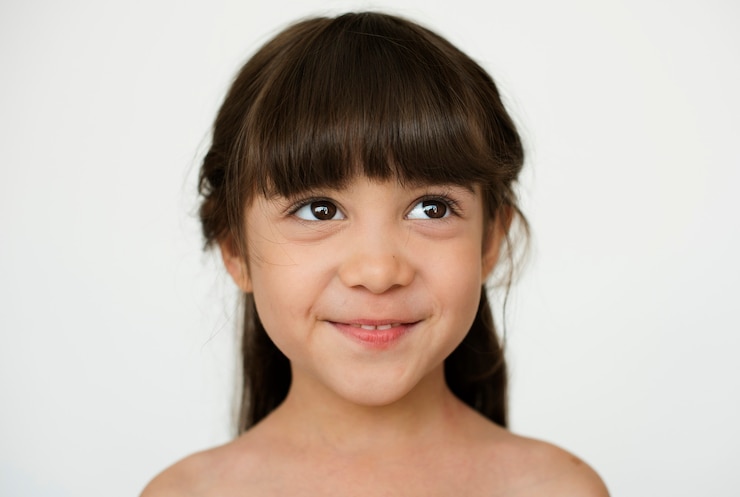 Foto gratuito chica worldface-french en un fondo blanco.
