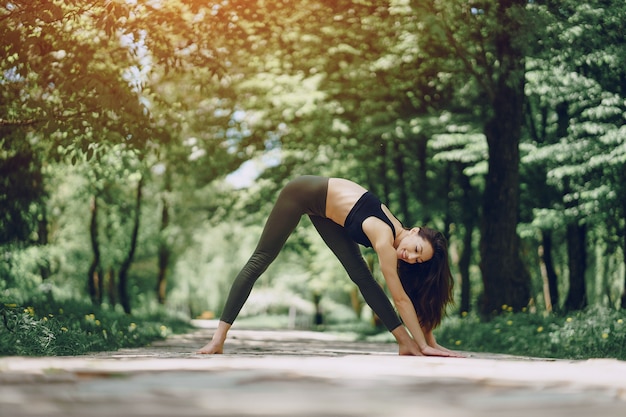 chica de yoga