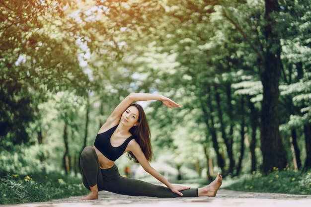 chica de yoga