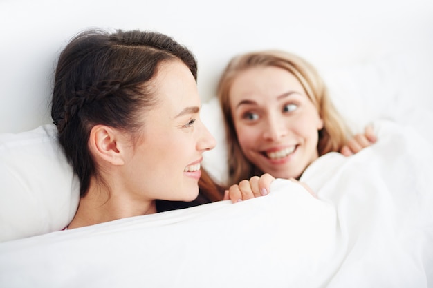 Chicas en cama