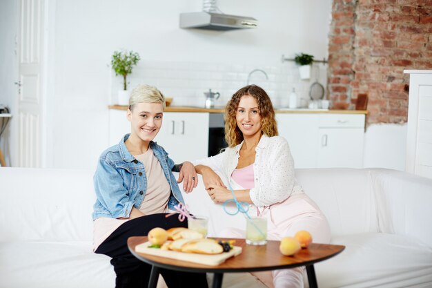 Chicas en casa