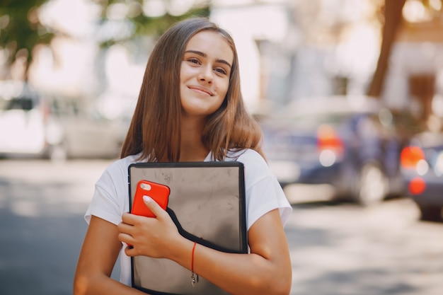 chicas con una computadora portátil