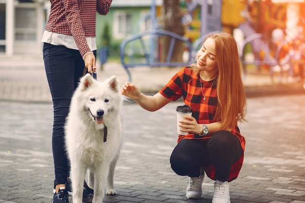 chicas con perro