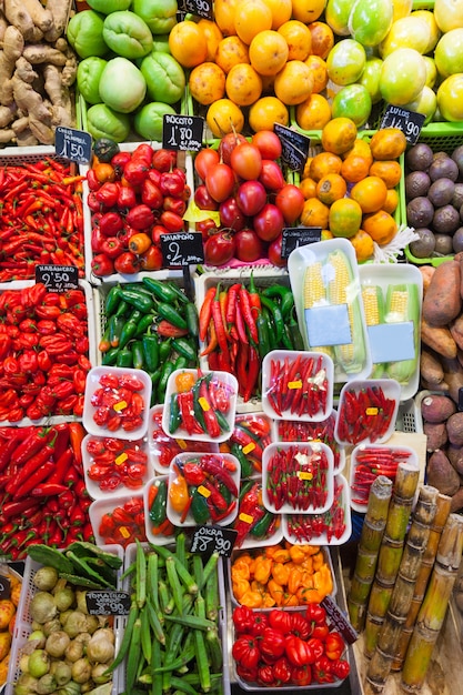 chile y verduras en el mercado