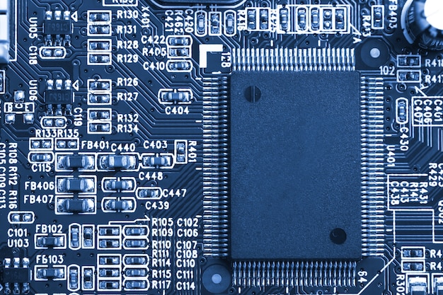 Chip de procesador central en placa de circuito, concepto de tecnología