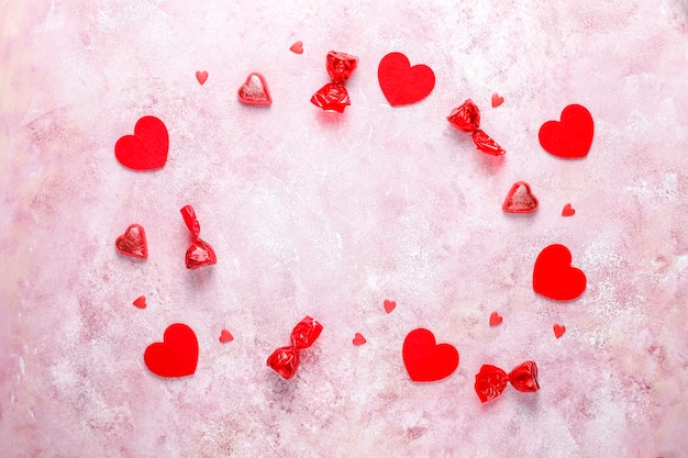 Chocolates en forma de corazón de San Valentín, decoraciones.