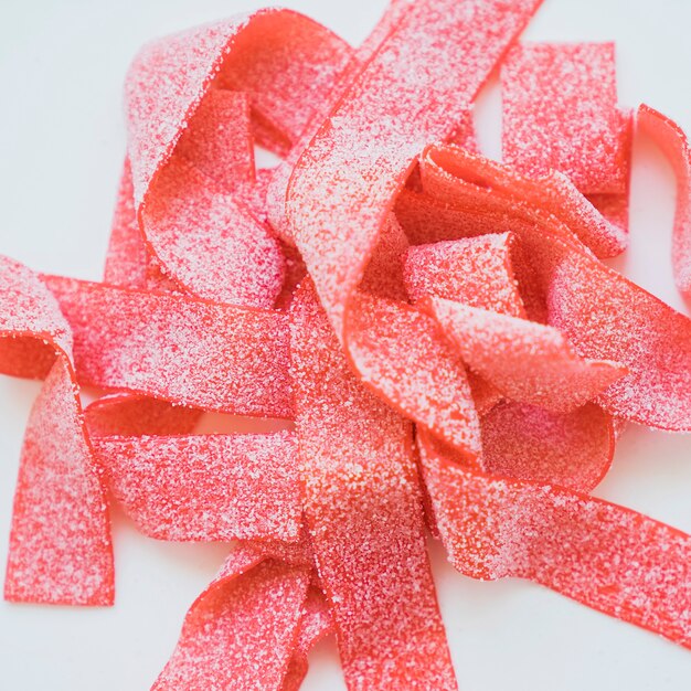 Chuches rojas cubiertas de azúcar