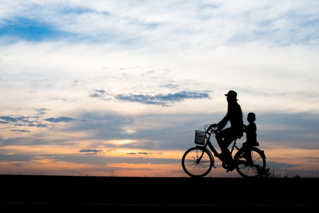 Ciclismo, sol, condición física, muchacho, cielo