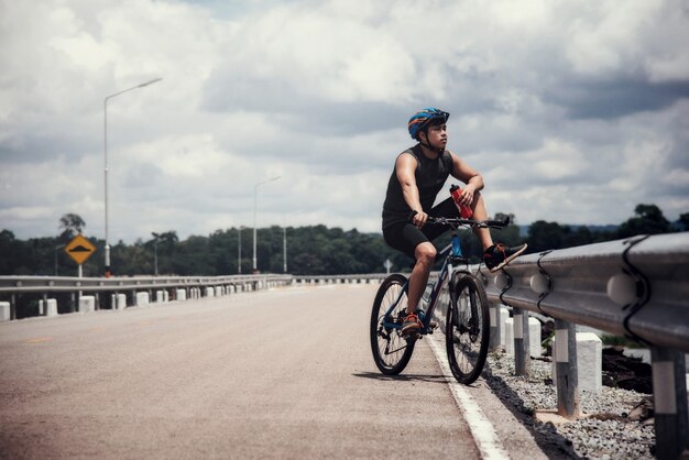 Ciclista la bicicleta