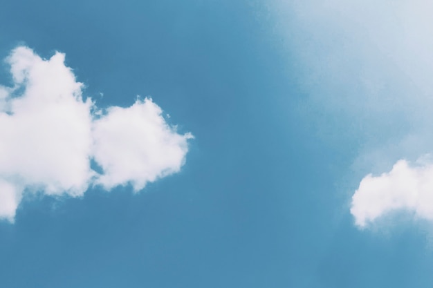 Cielo azul con nubes