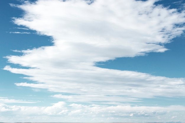 Cielo azul con nubes