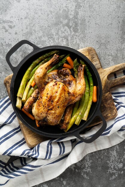 Cierre de comida alta en proteínas de pollo al horno