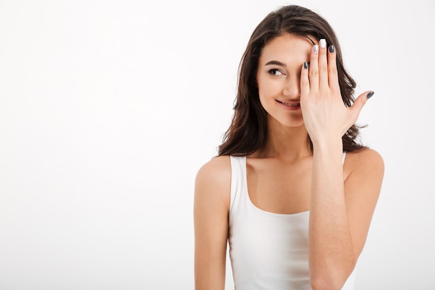 Foto gratuita ciérrese encima del retrato de una mujer sonriente