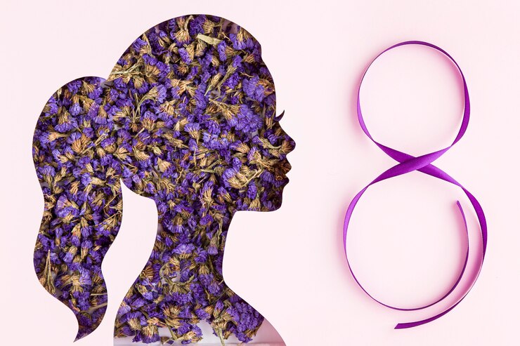 Foto gratuito cinta y forma de retrato femenino del día de la mujer floral