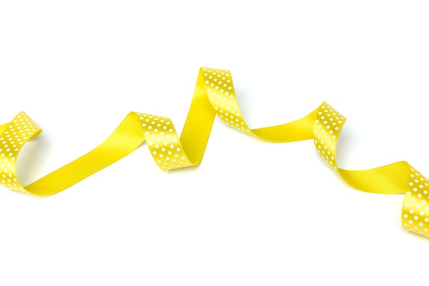 Foto gratuita cintas amarillas aisladas en blanco