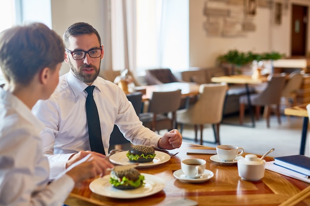 Cita en restaurante