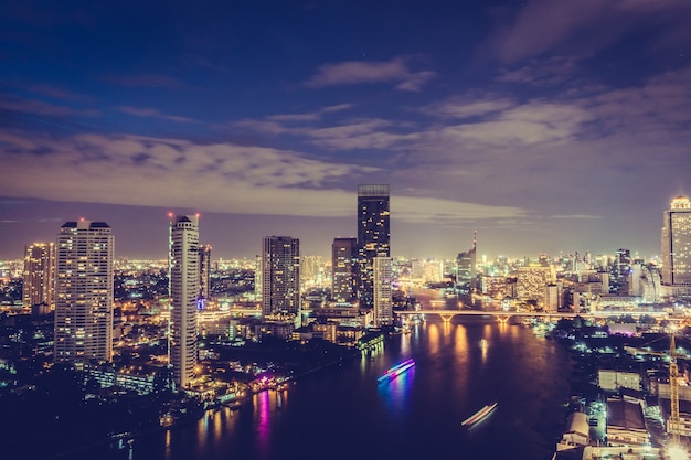 Ciudad de Bangkok en la noche