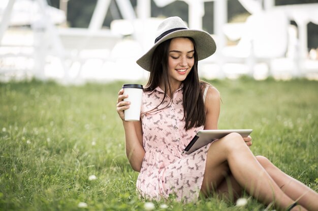 Ciudad joven teléfono mujer hipster hembra