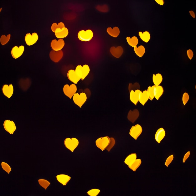 Foto gratuita close-up corazones amarillos brillantes