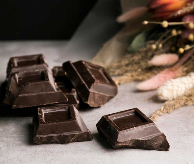 Close-up cuadrados de barra de chocolate
