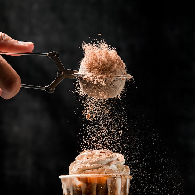 Close-up cupcake con canela