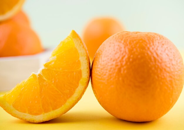 Close-up deliciosa naranja lista para ser servida