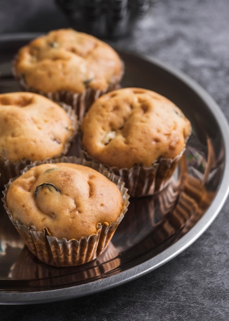 Close-up deliciosos muffins en una bandeja