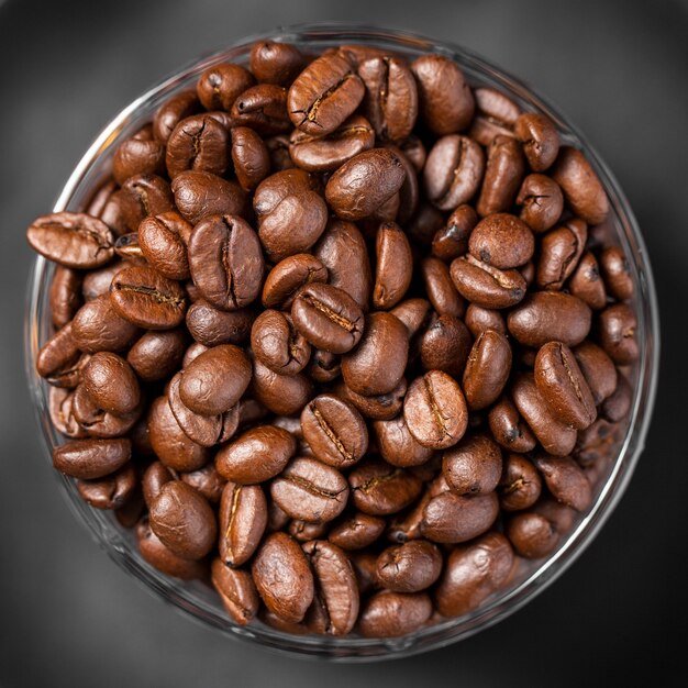 Close-up granos de café en un tazón