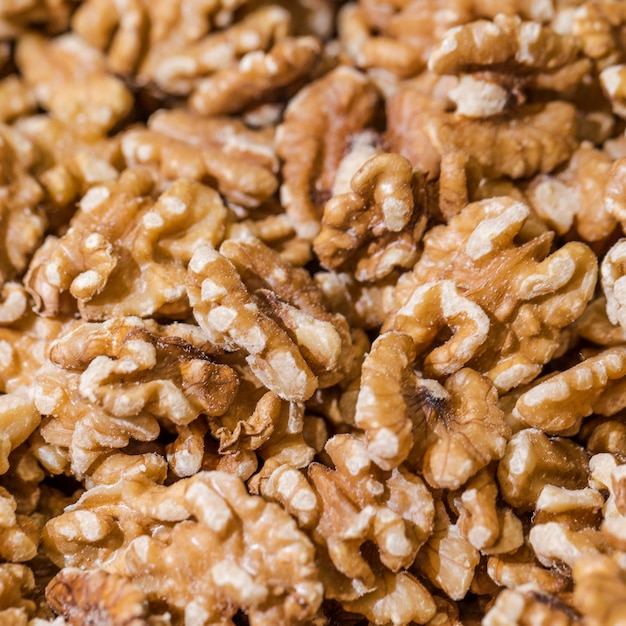 Foto gratuita close-up de nueces en el mercado