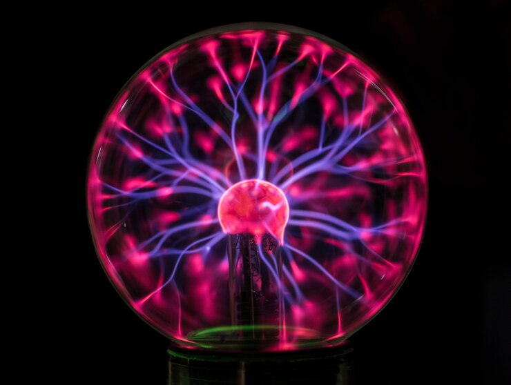 Photo Gratis closeup of a plasma globe in the darkness