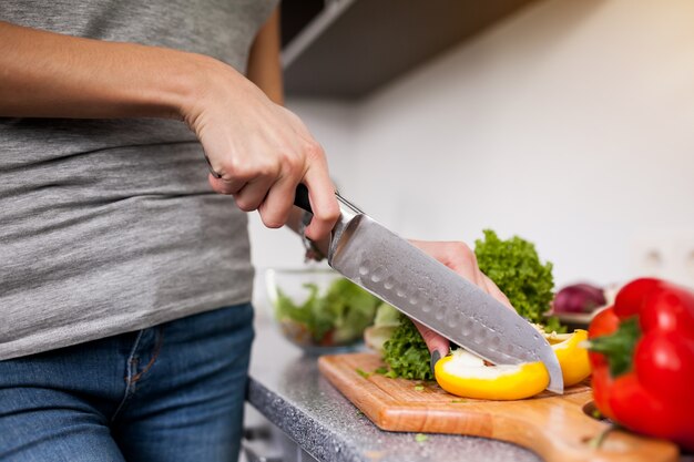 Cocina joven persona mujer