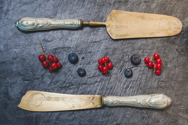 Foto gratuita cocinando un postre de frutas