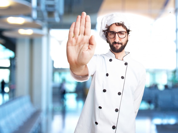 Foto gratuita cocinero loco expresión de enojo