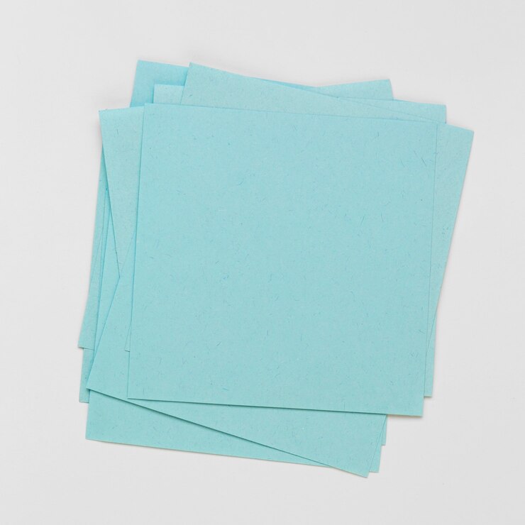 Foto gratuito colección de notas adhesivas de vista superior