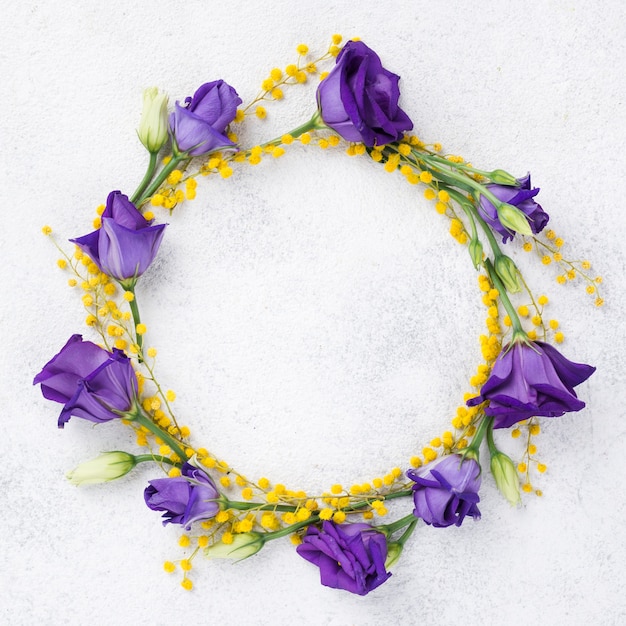 Foto gratuita colorida corona de flores de primavera