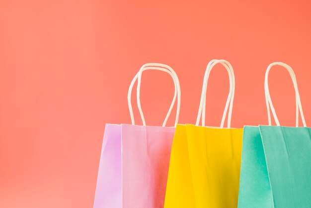 Coloridos paquetes de compras