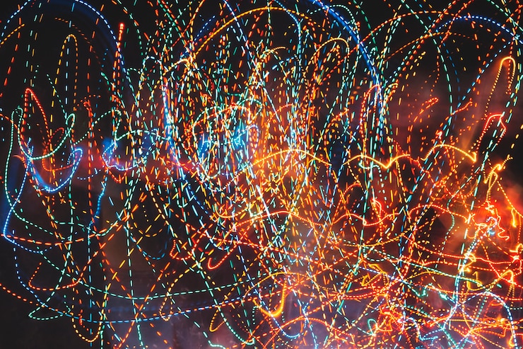 Foto gratuito coloridos senderos de luces de neón