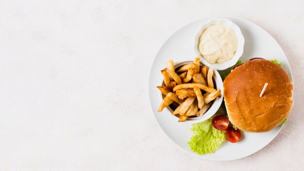 Comida de comida rápida con espacio de copia