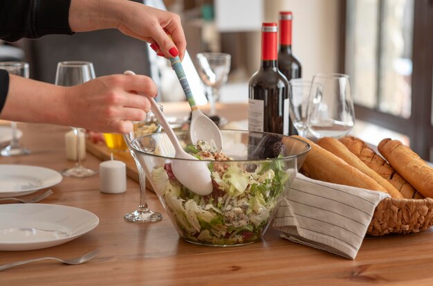 Comida deliciosa para los mejores amigos que pasan tiempo juntos.