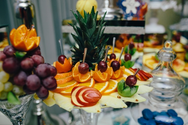 Foto gratuita comida con frutas decorada con arte