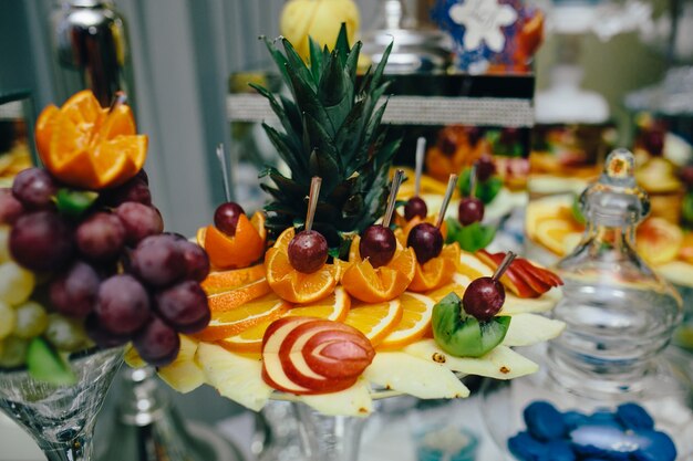 Comida con frutas decorada con arte